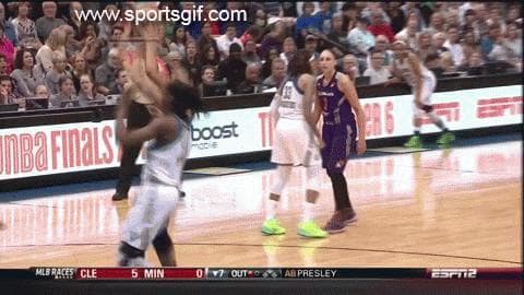 diana-taurasi-kiss-o